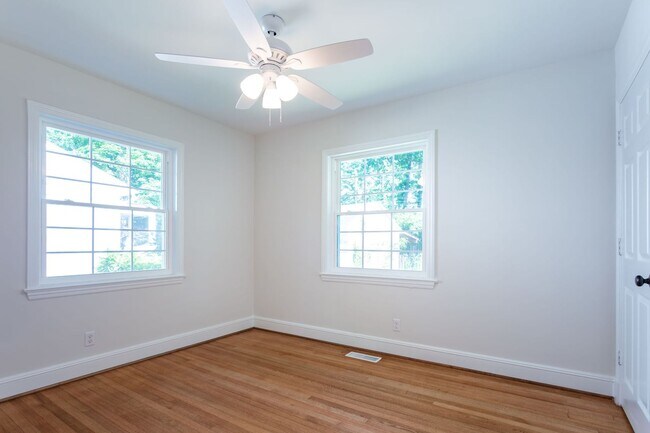 Building Photo - 3408 Kirby Dr