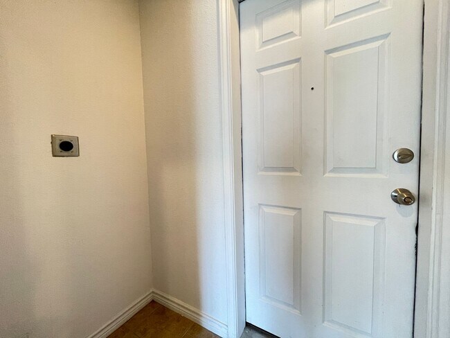 Building Photo - 3-Bedroom House on 1/2 an Acre for Rent in Killeen