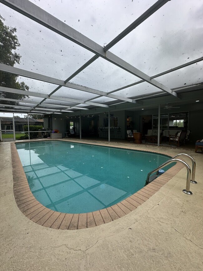 Building Photo - 2780 Landmark Dr