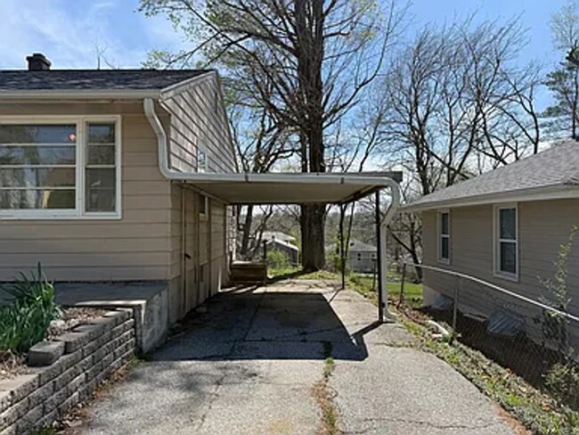 Building Photo - 3941 Himebaugh Ave