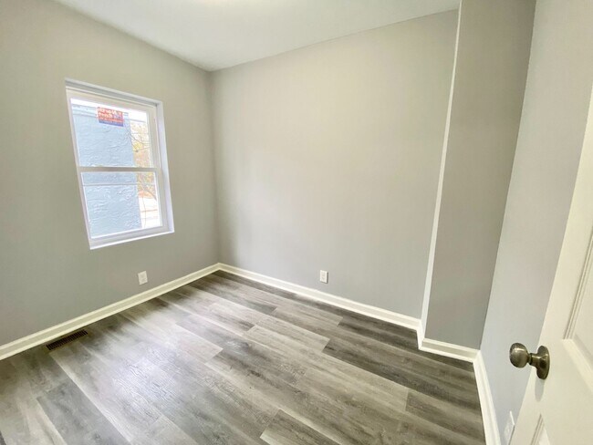 Building Photo - Three-Bedroom Home with a Private Back Patio