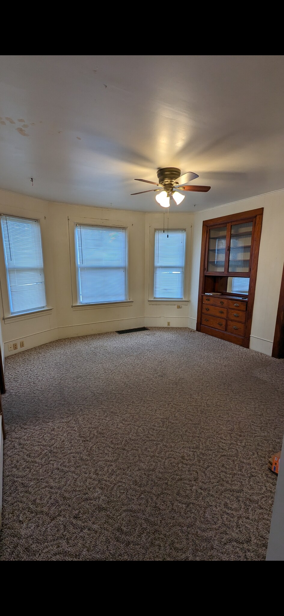 Building Photo - 1037 25th St