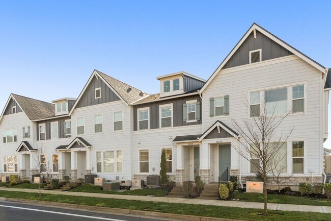 Building Photo - Modern 3 Bedroom, 2.5 Bathroom Townhome in South Cooper Mountain