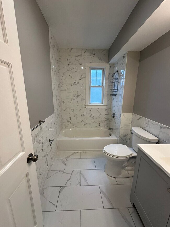 Building Photo - 95top