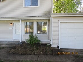Building Photo - 4424 Huron Cir