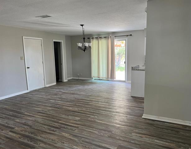 Building Photo - 209 Red Bird Ln