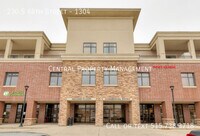 Building Photo - 230 S 68th St