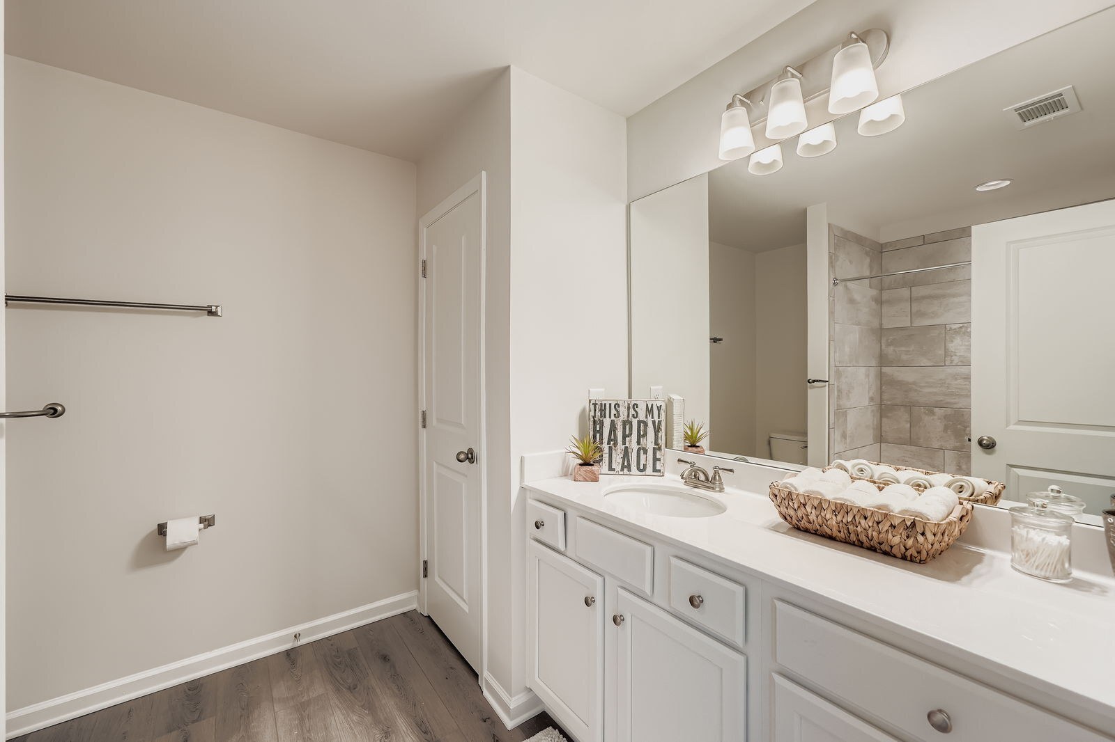 Building Photo - 127 Pyrus Ln