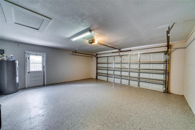 Building Photo - 15722 GardenSide Ln
