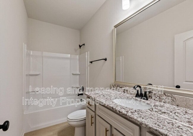 Building Photo - 606 Guillot Rd