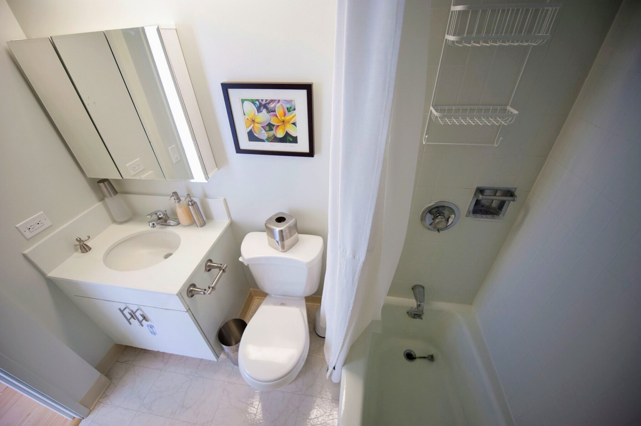 2nd Bathroom - 225 Queen St