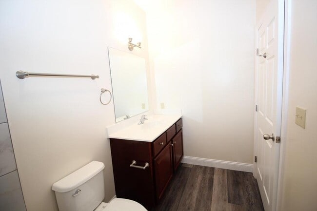 Building Photo - 1665 Kenton Rd