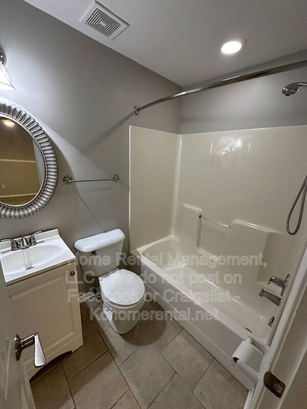 Building Photo - 224 S Huntsman Blvd