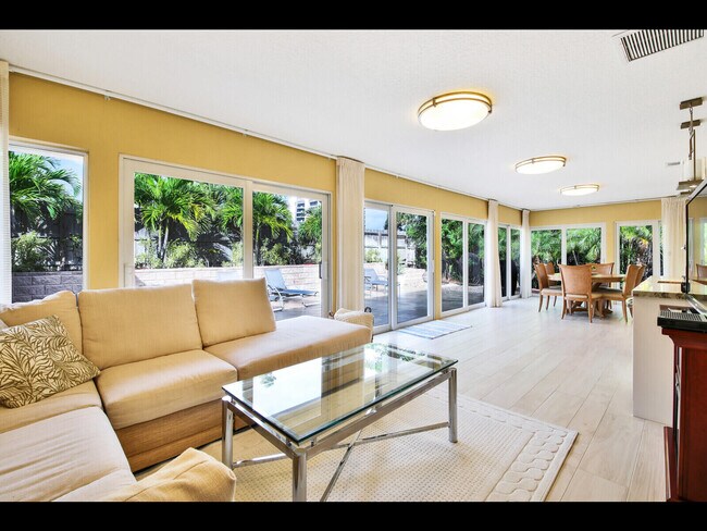 Building Photo - 451 N Lyra Cir