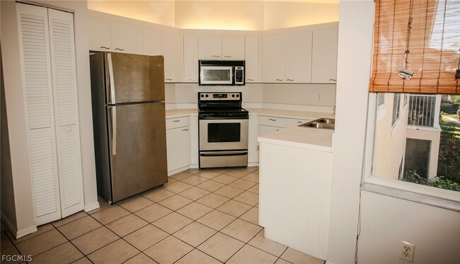 Building Photo - 732 Woodshire Ln