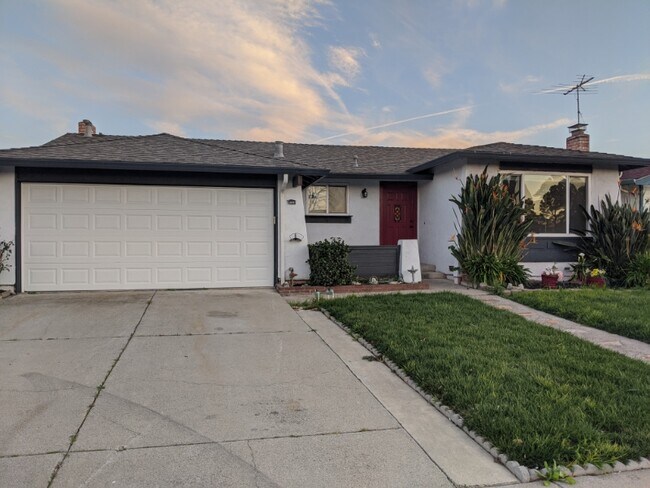 Building Photo - 2654 Olivestone Way