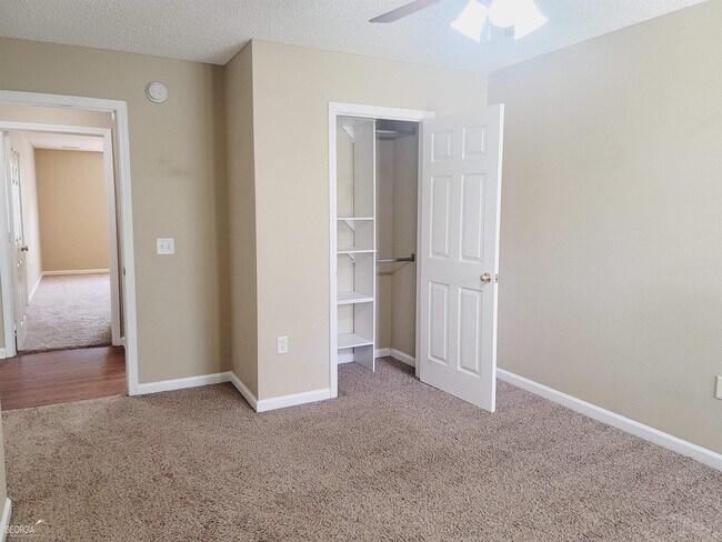 Building Photo - 6007 Towne Pk E Dr