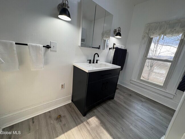 Building Photo - 260 Clark Rd