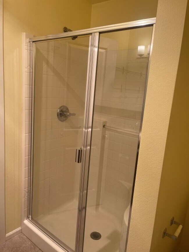 Building Photo - 3bd/2.5ba Lynnwood Townhome