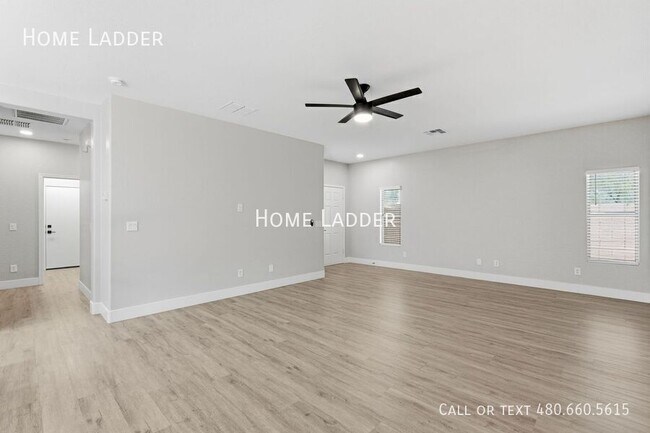 Building Photo - 2576 W Preserve Way
