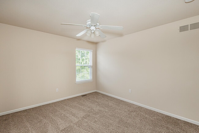 Building Photo - 307 Burnside Dr
