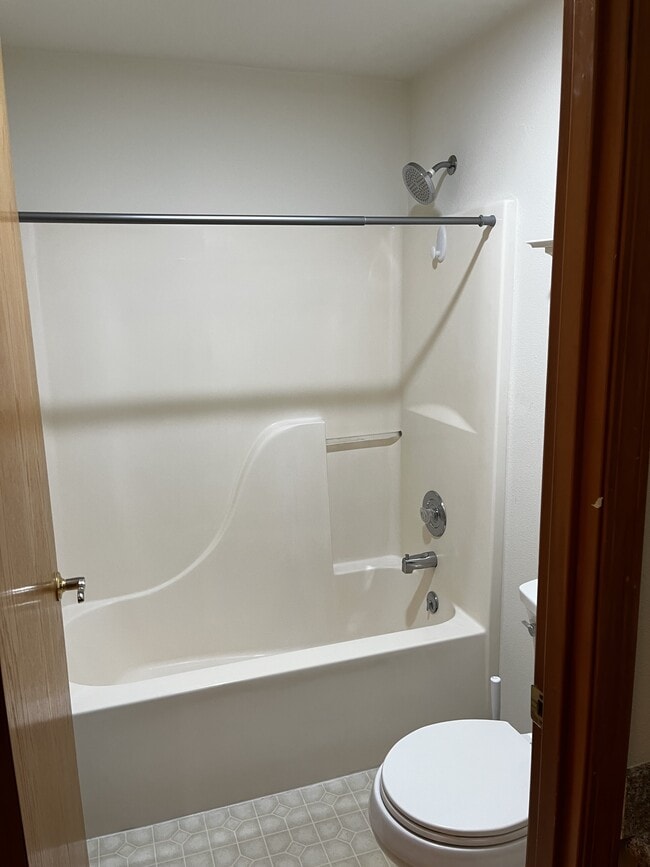 Building Photo - 6540 3rd Way SE