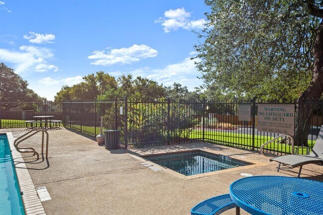 Building Photo - 7500 Shadowridge Run