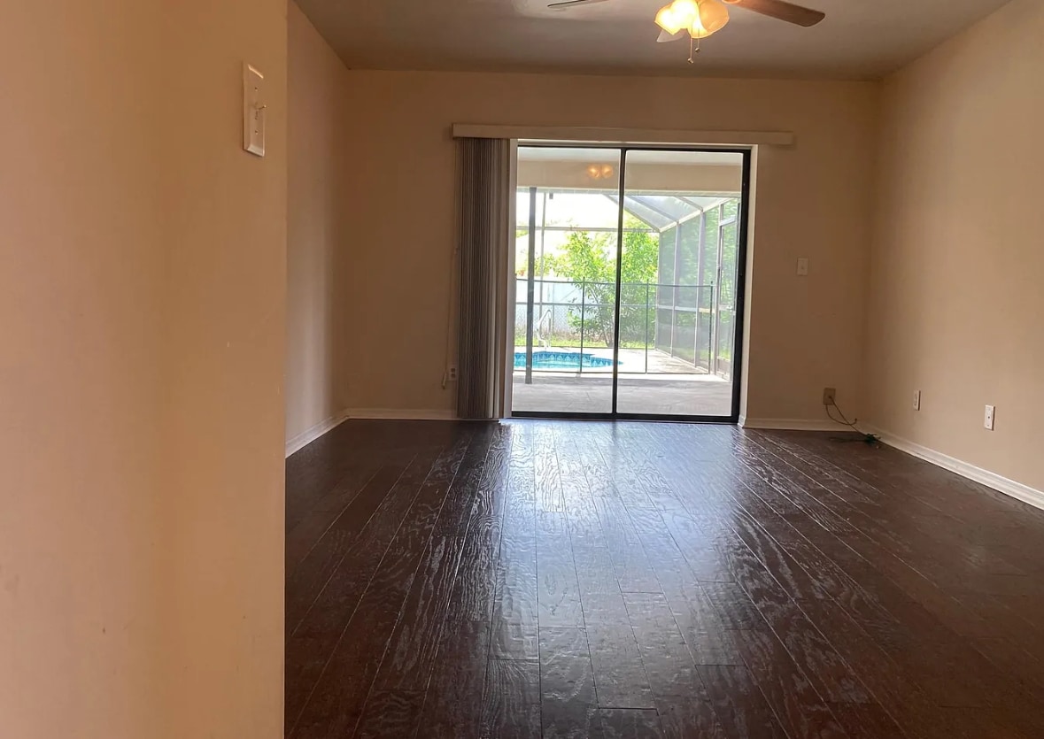 Building Photo - 313 SE 33rd St