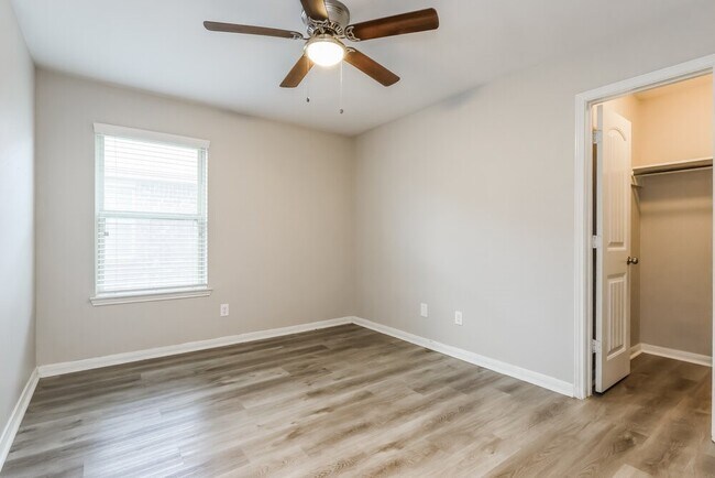 Building Photo - 15010 Cave Creek Ct