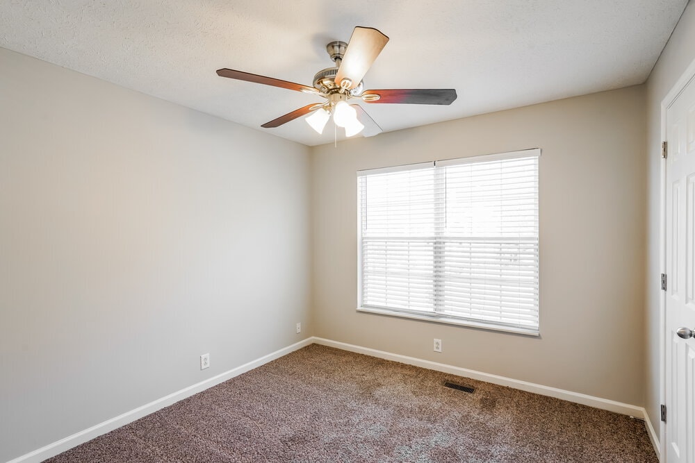 Building Photo - 3134 Creekview Ln