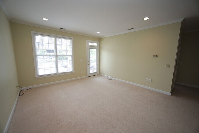 Building Photo - 524 Aberdeen Dr