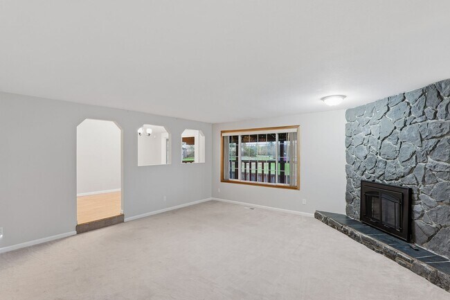 Building Photo - Greenway Park Neighborhood