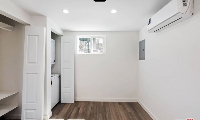 Building Photo - 2235 Patricia Ave