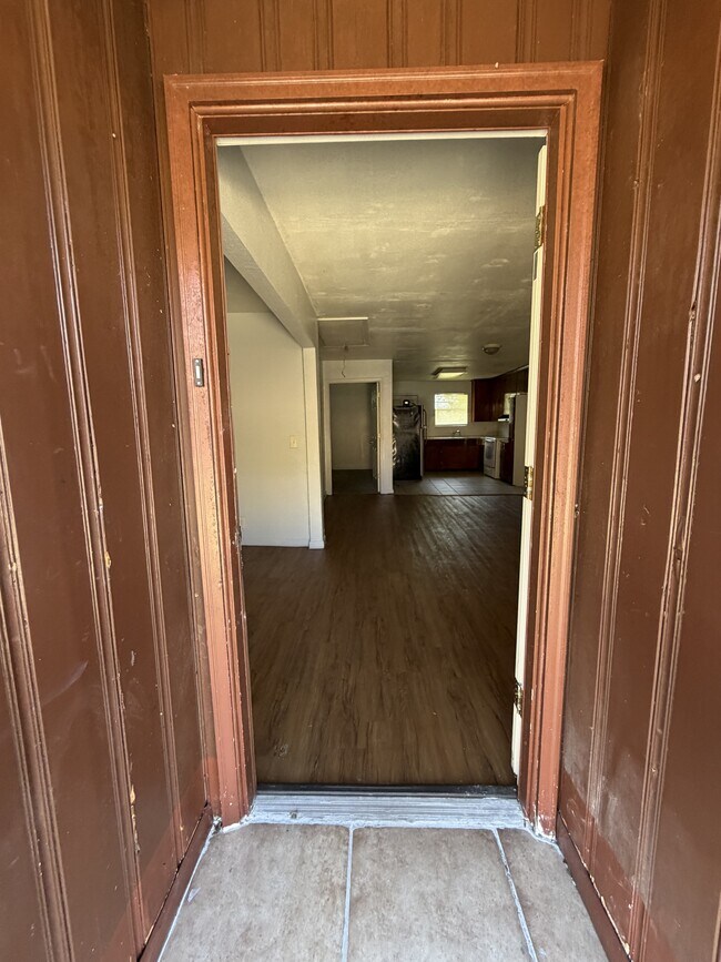 Building Photo - 5691 Atlee Ave