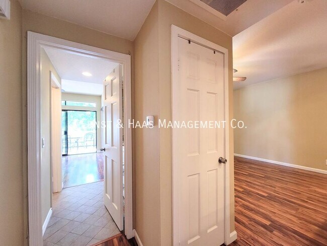 Building Photo - 5101 Tortuga Dr