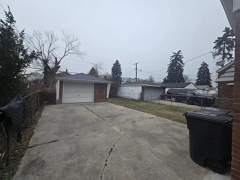 Building Photo - 18147 Runyon St