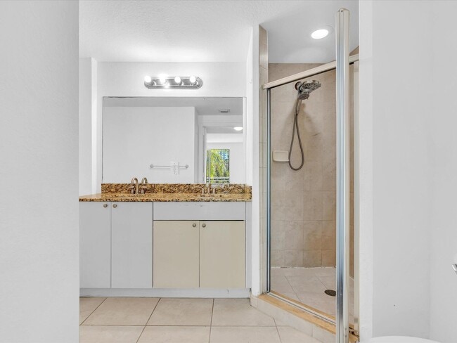 Building Photo - 1830 Radius Dr