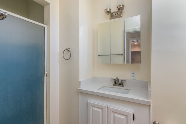 Building Photo - 22436 Avenue San Luis