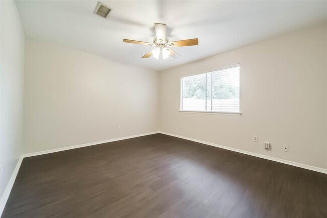 Building Photo - 7206 Gallant Glen Ln