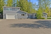 Building Photo - 900 Westwood Dr