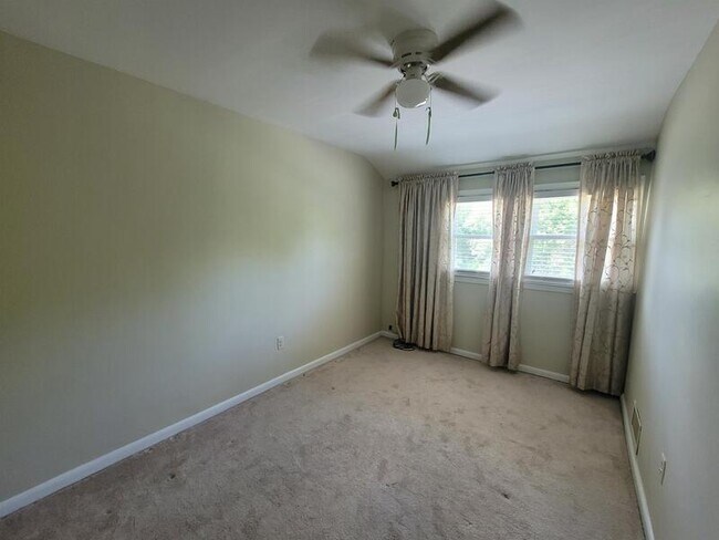 Building Photo - 8587 Morven Rd