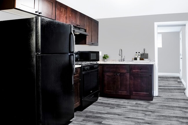 Building Photo - 2348 Moore St