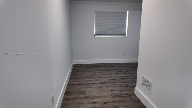 Building Photo - 2100 N 57th Way