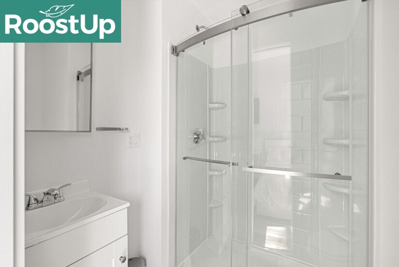 Building Photo - RoostUp Furnished Private Bedroom with Pri...