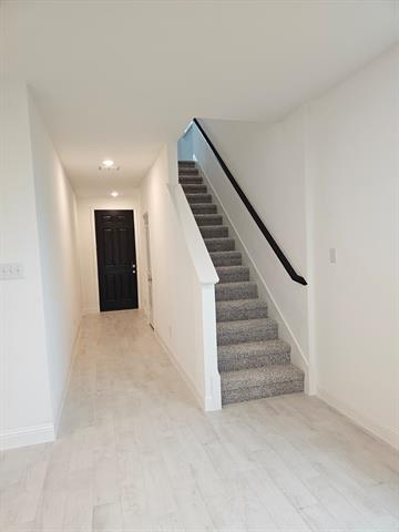 Building Photo - 629 Verona Dr