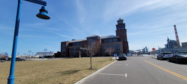 Building Photo - 405 Glendale Ave