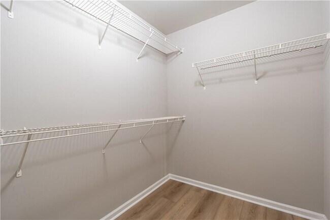Building Photo - 3176 Creston Park Ct