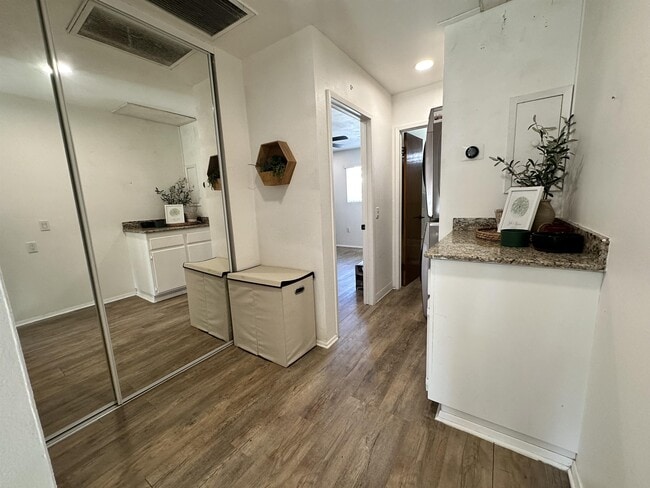 Building Photo - 1467 Everton Pl