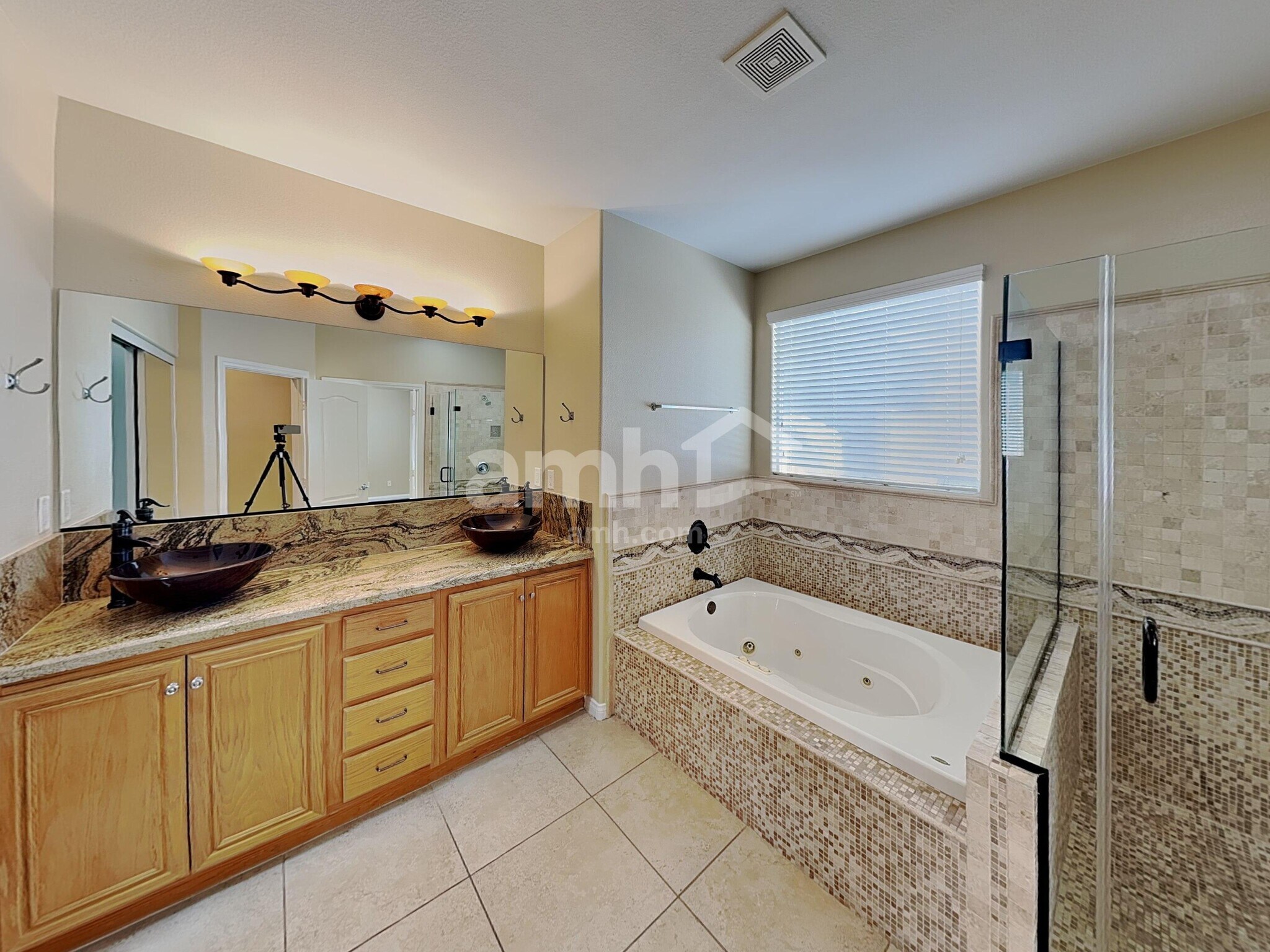 Building Photo - 903 Golden Poppy St