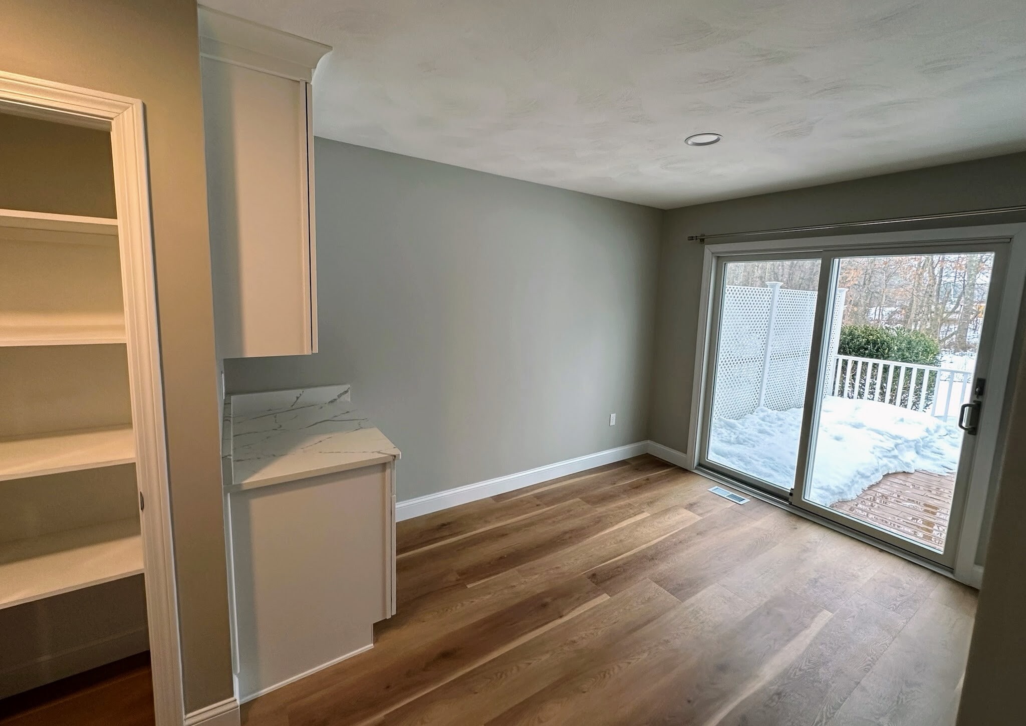 Dining area - 489 Boston Neck Rd
